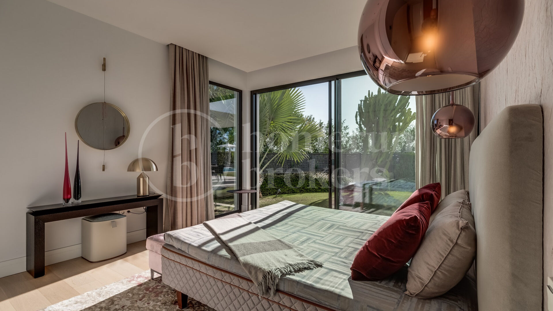 Villa Las Lomas - Contemporary Villa on Marbella Golden Mile