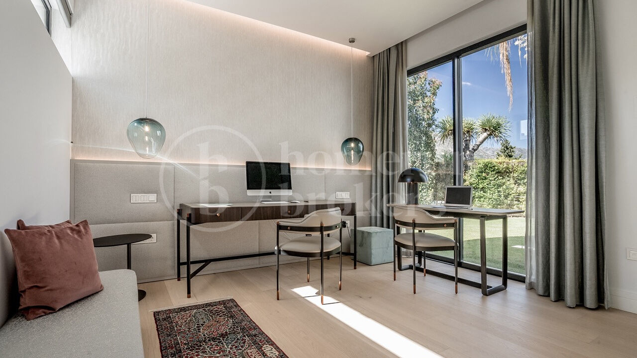 Villa Las Lomas - Contemporary Villa on Marbella Golden Mile