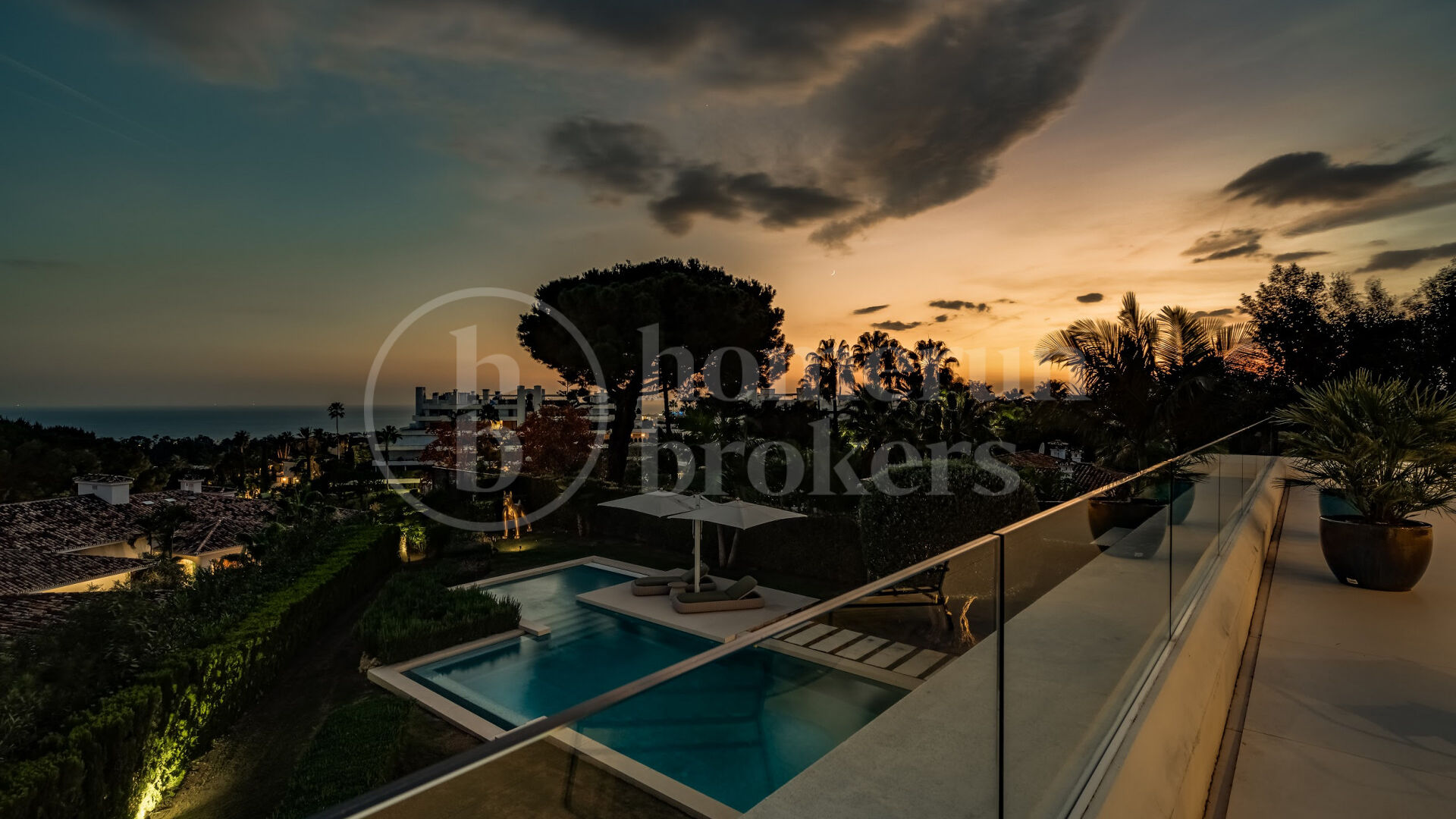 Villa Las Lomas - Contemporary Villa on Marbella Golden Mile