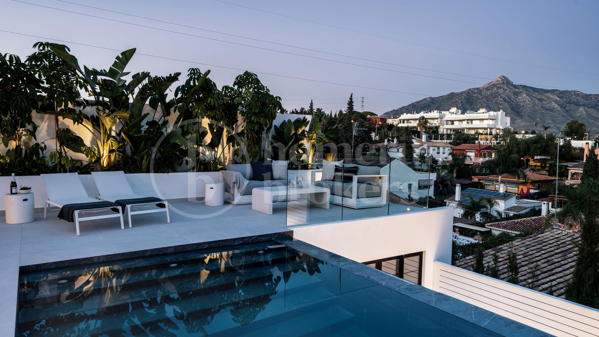 Villa Ama – Stylishly Renovated Luxury Villa in the Heart of Nueva Andalucía