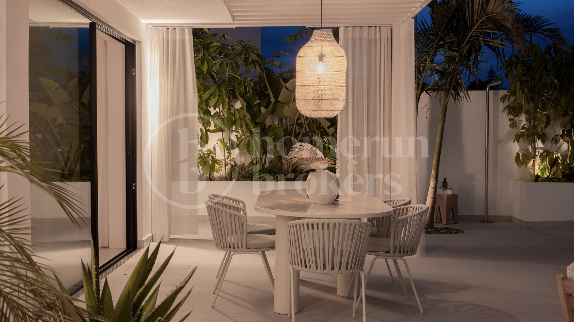 Villa Ama – Stylishly Renovated Luxury Villa in the Heart of Nueva Andalucía