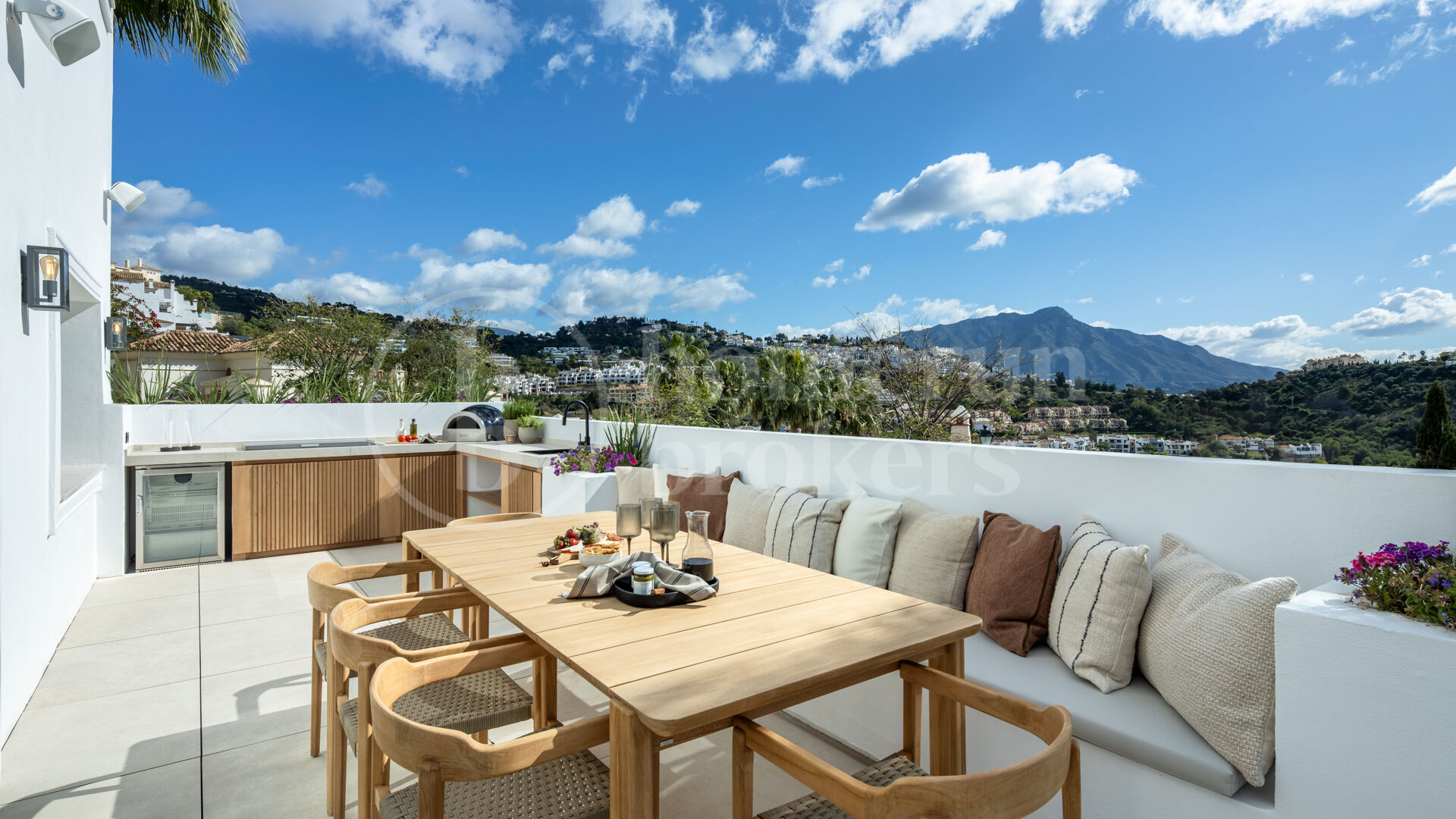 Villa Fortuna – Modern lyx och Medelhavseinspiration i Los Arqueros