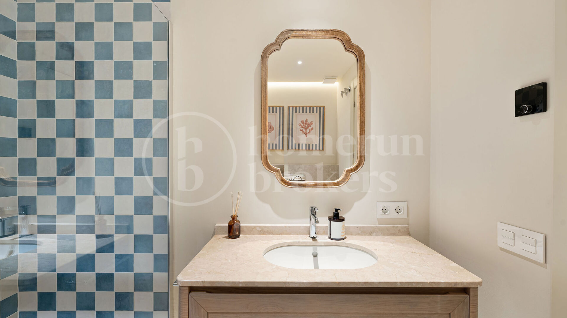 Casa Reina - Renovated Apartment on The Golden Mile