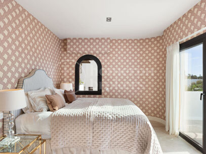 Casa Reina - Renovated Apartment on The Golden Mile