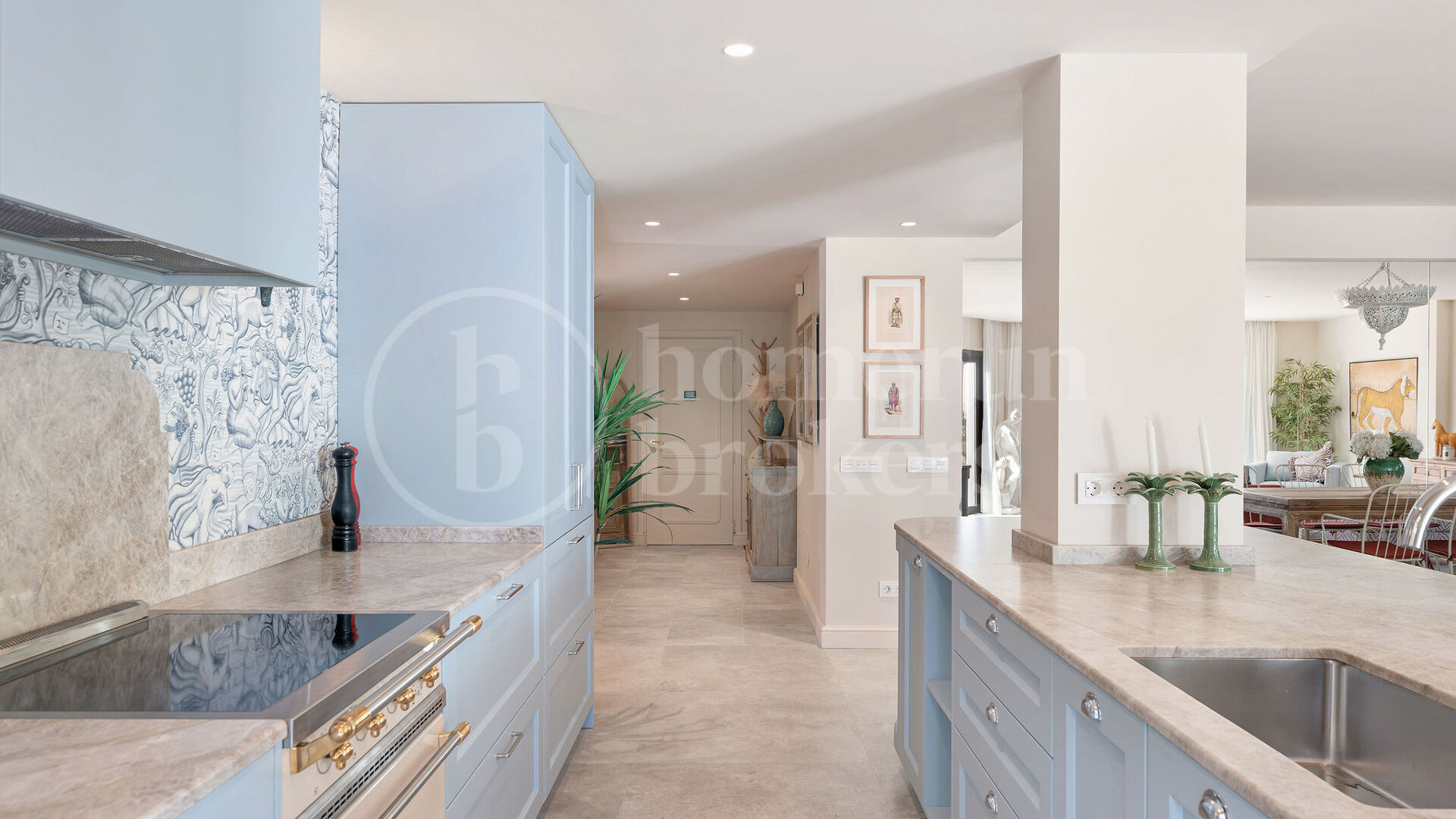 Casa Reina - Renovated Apartment on The Golden Mile