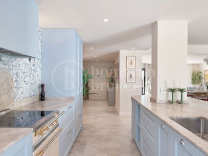 Casa Reina - Renovated Apartment on The Golden Mile