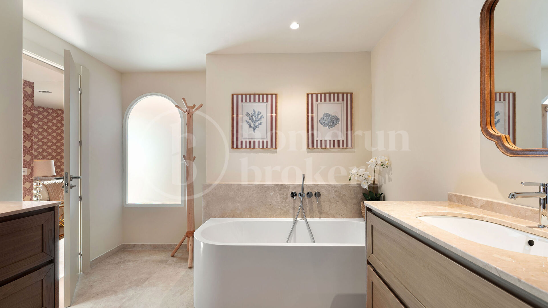 Casa Reina - Renovated Apartment on The Golden Mile