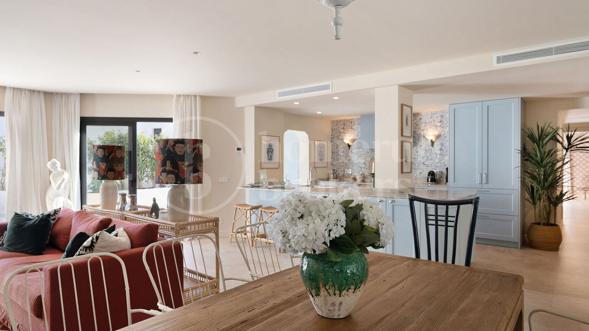 Casa Reina - Renovated Apartment on The Golden Mile