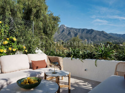 Casa Reina - Renovated Apartment on The Golden Mile
