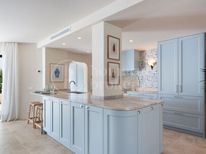 Casa Reina - Renovated Apartment on The Golden Mile