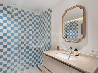 Casa Reina - Renovated Apartment on The Golden Mile
