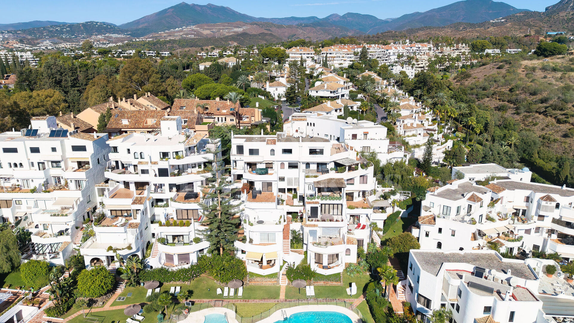 Casa Reina - Renovated Apartment on The Golden Mile