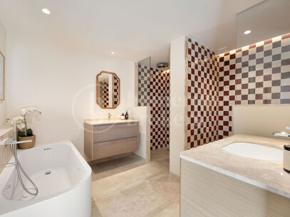 Casa Reina - Renovated Apartment on The Golden Mile