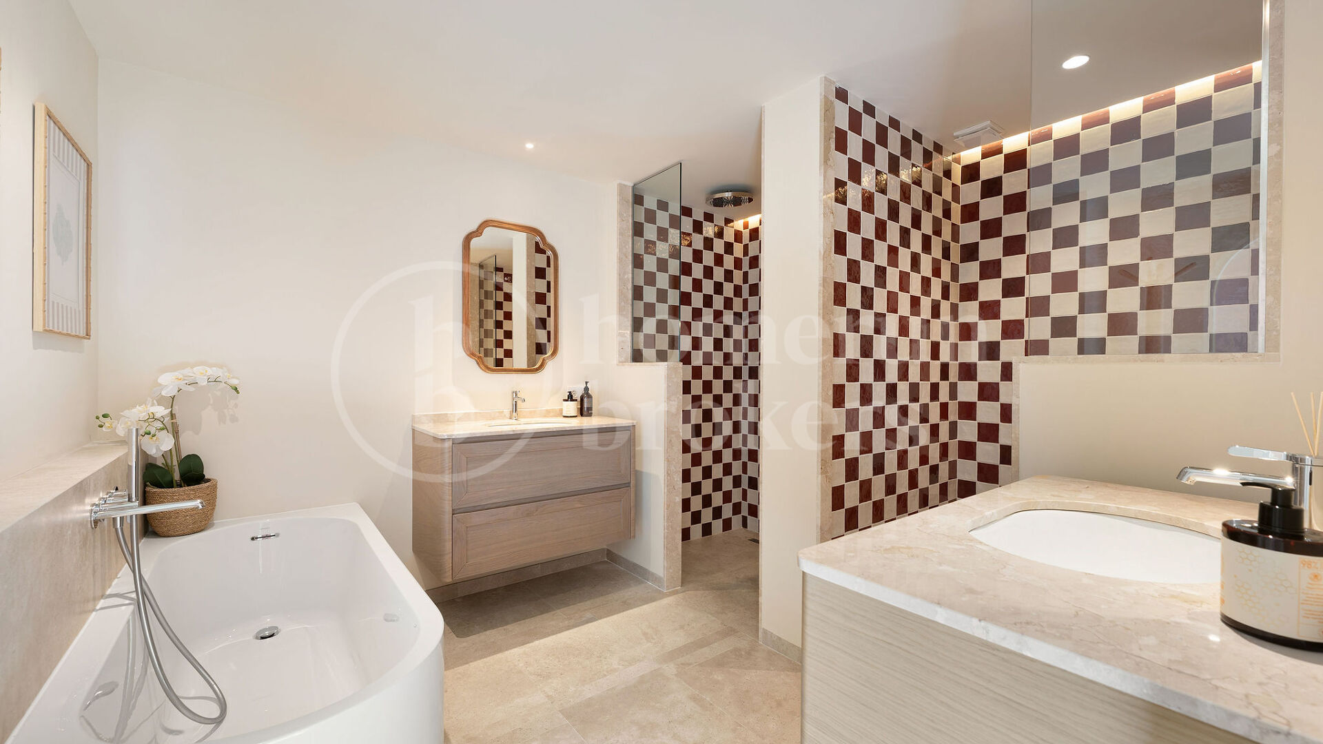 Casa Reina - Renovated Apartment on The Golden Mile