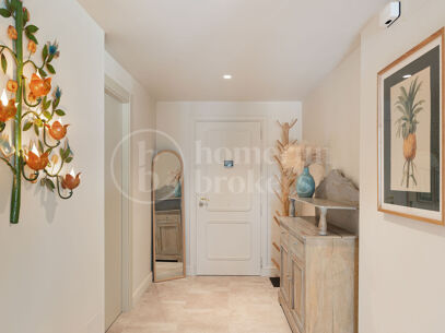 Casa Reina - Renovated Apartment on The Golden Mile
