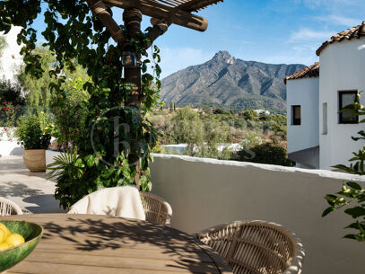 Casa Reina - Renovated Apartment on The Golden Mile