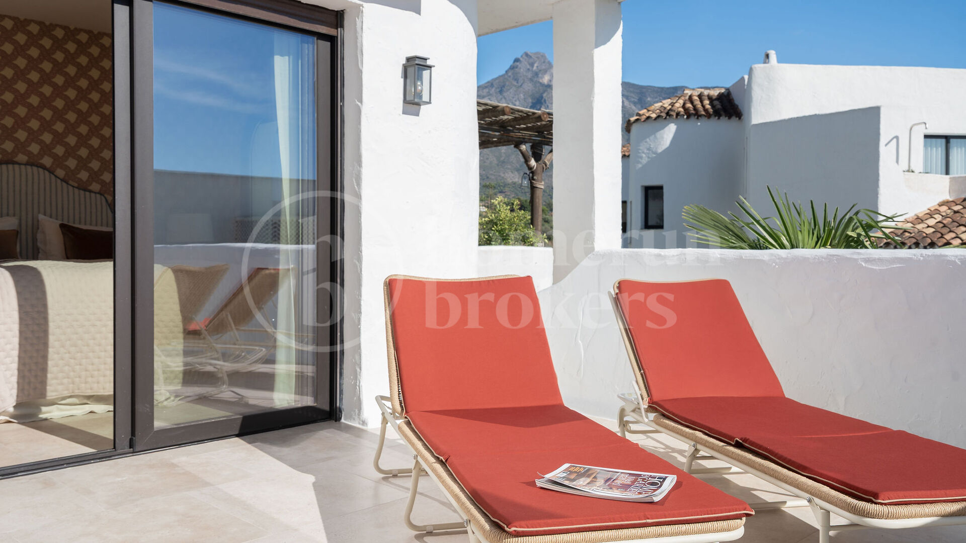 Casa Reina - Renovated Apartment on The Golden Mile