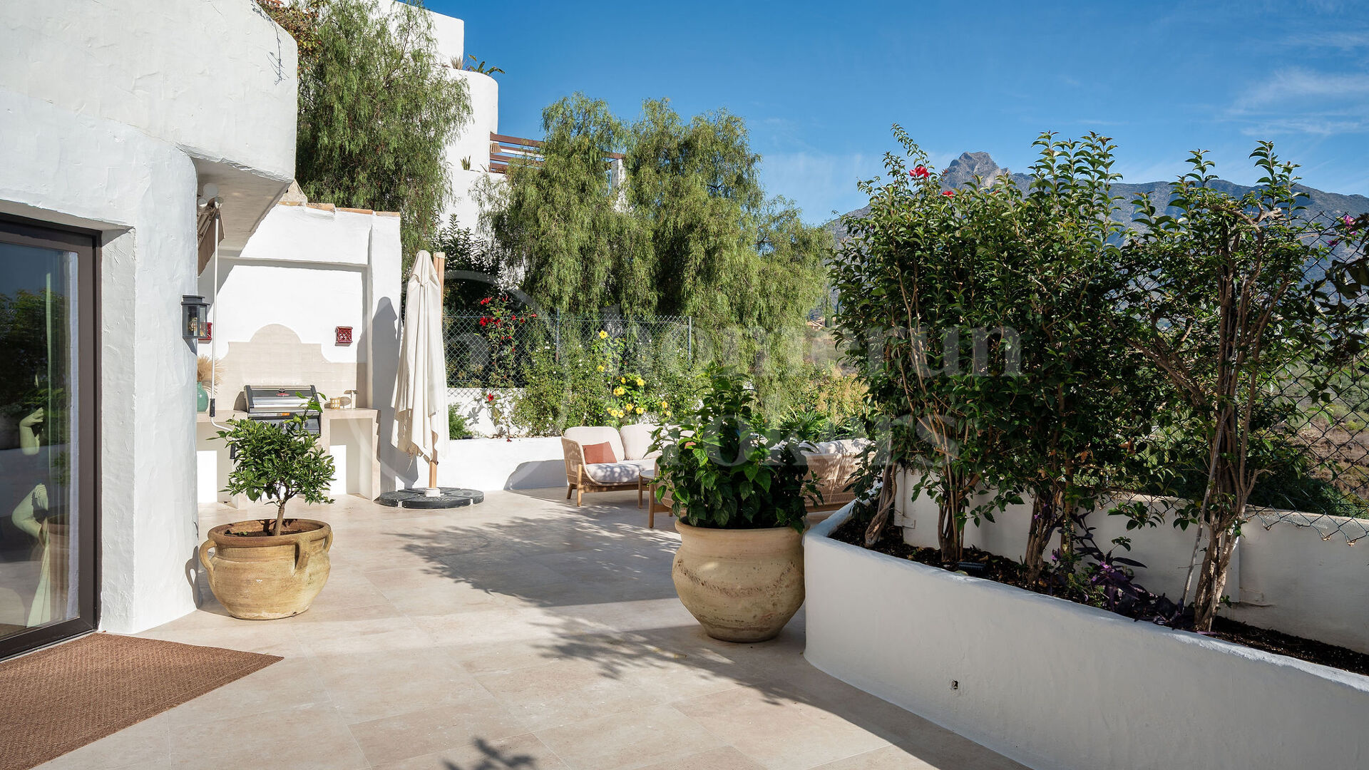Casa Reina - Renovated Apartment on The Golden Mile