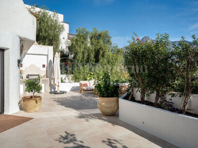 Casa Reina - Renovated Apartment on The Golden Mile