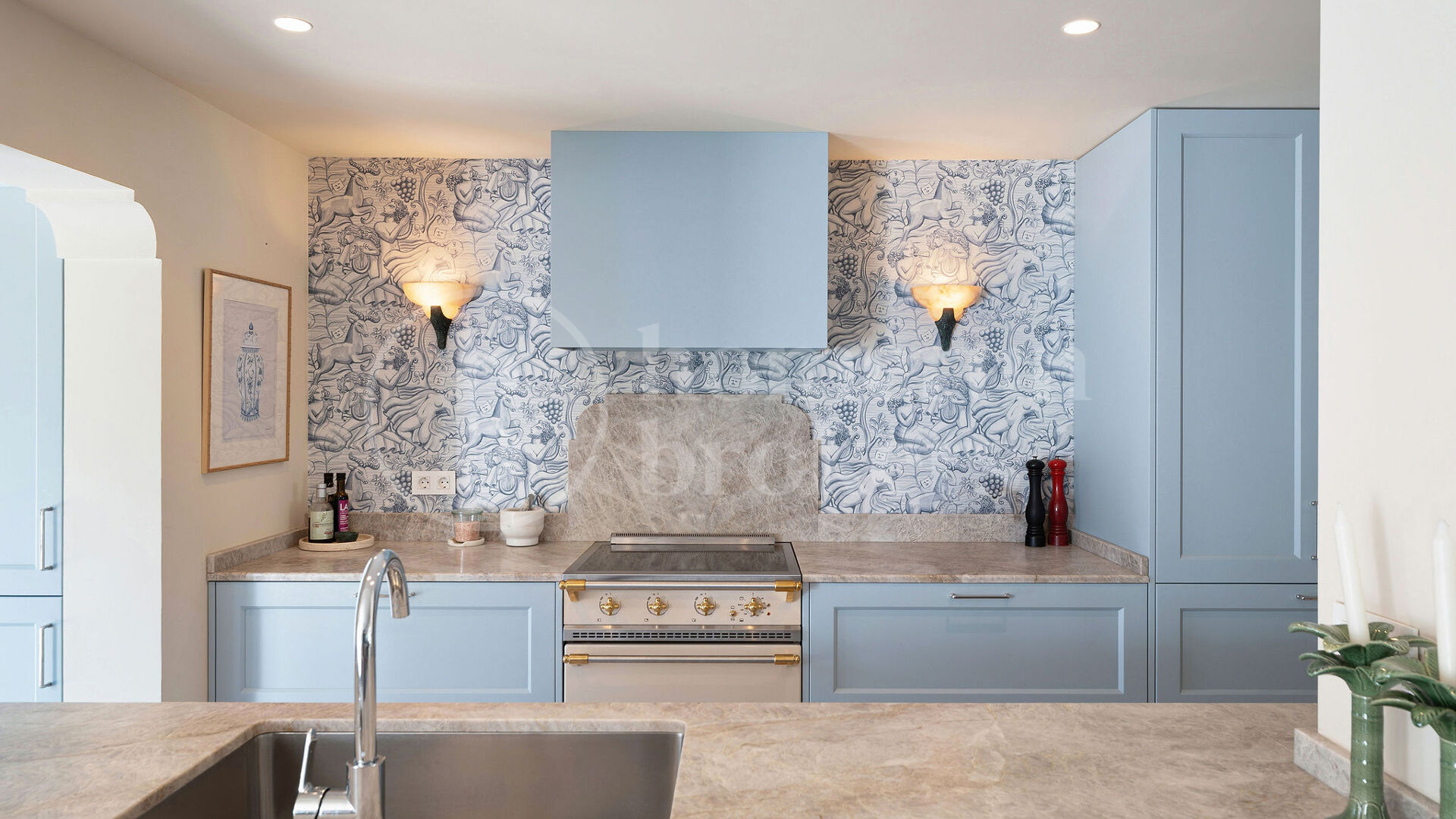 Casa Reina - Renovated Apartment on The Golden Mile