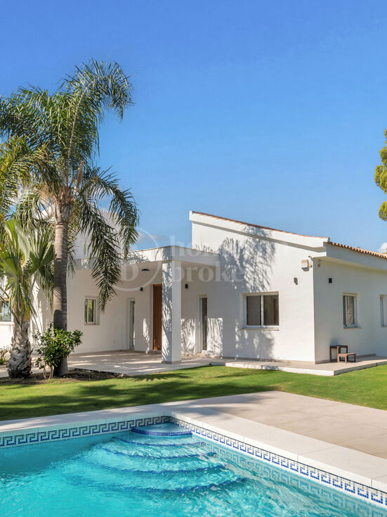 Villa Madroñal Palms - Renovated Five-Bedroom Villa for Sale in El Madroñal, Benahavís