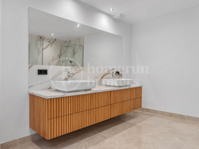 Villa Madroñal Palms - Renovated Five-Bedroom Villa for Sale in El Madroñal, Benahavís