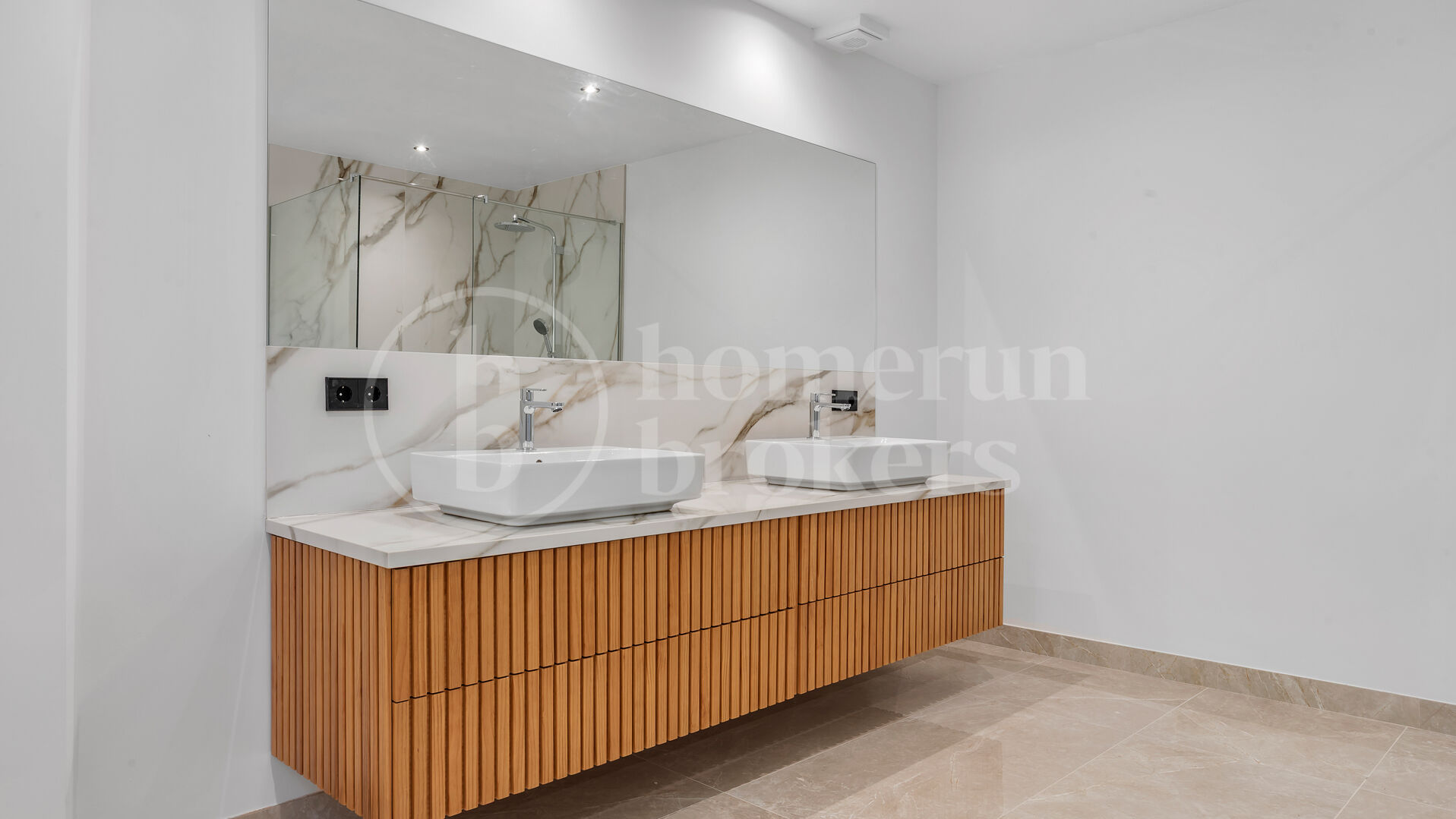 Villa Madroñal Palms - Renovated Five-Bedroom Villa for Sale in El Madroñal, Benahavís