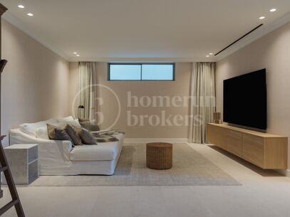 Villa Amelie – French-Inspired Luxury Villa in Nueva Andalucía