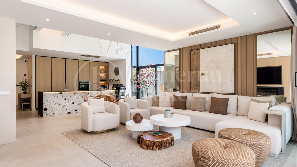 The Island - Luxury Beachfront Townhouse in Eastepona