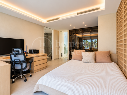 The Island - Luxury Beachfront Townhouse in Eastepona