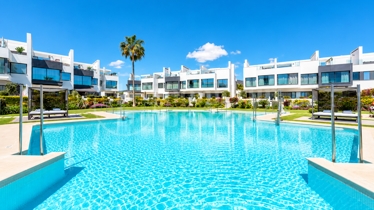 The Island - Luxury Beachfront Townhouse in Eastepona