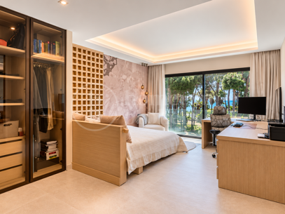 The Island - Luxury Beachfront Townhouse in Eastepona