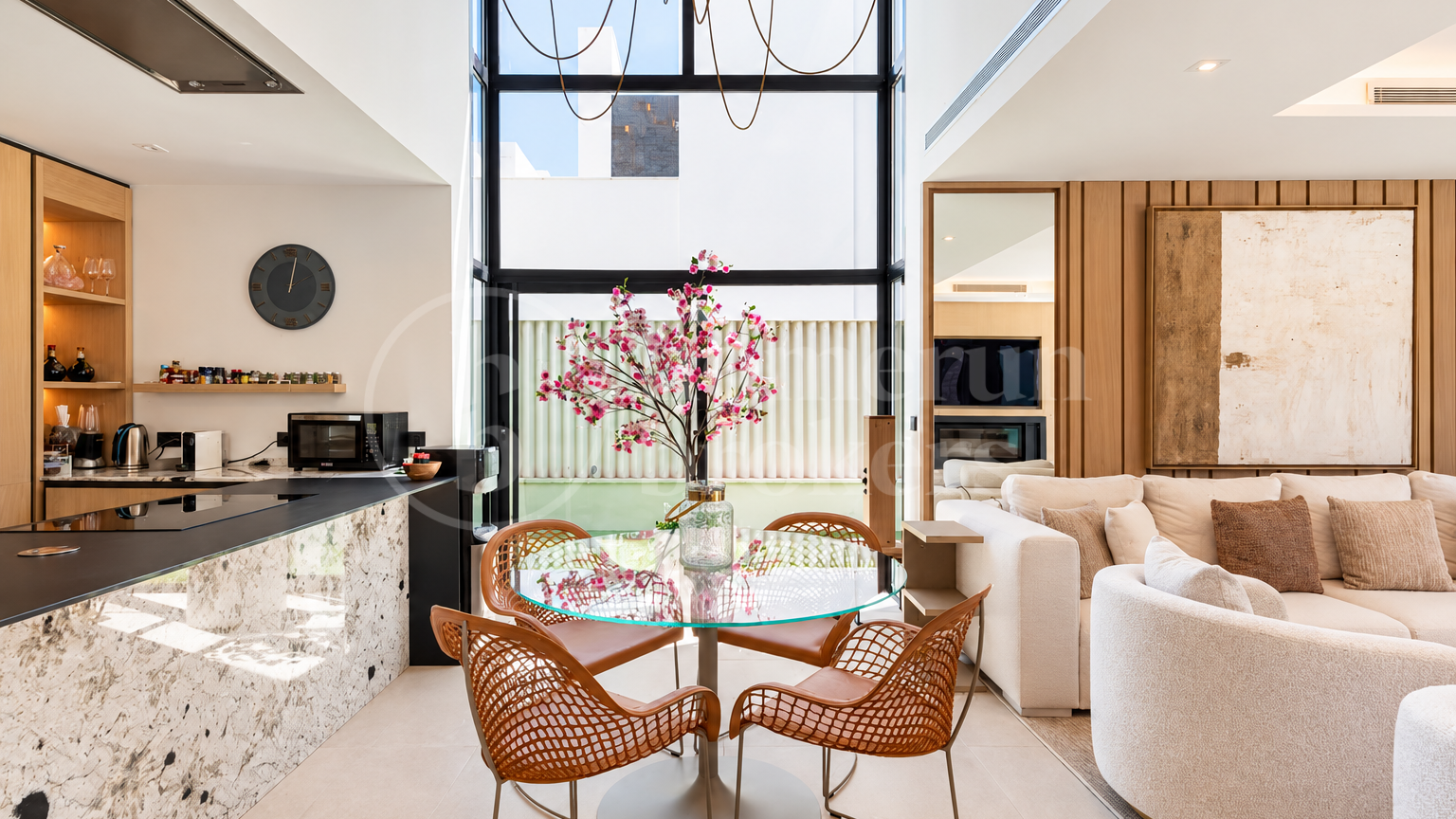The Island - Luxury Beachfront Townhouse in Eastepona