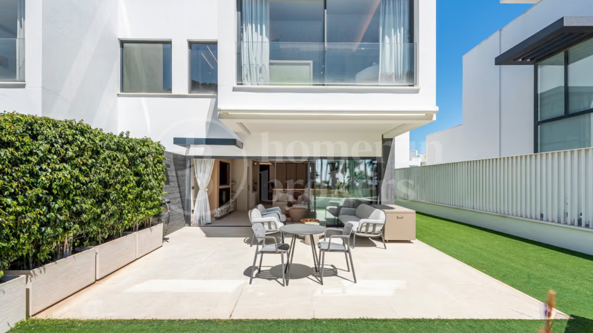The Island - Luxury Beachfront Townhouse in Eastepona