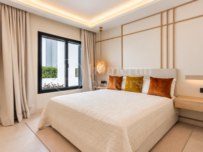 The Island - Luxury Beachfront Townhouse in Eastepona