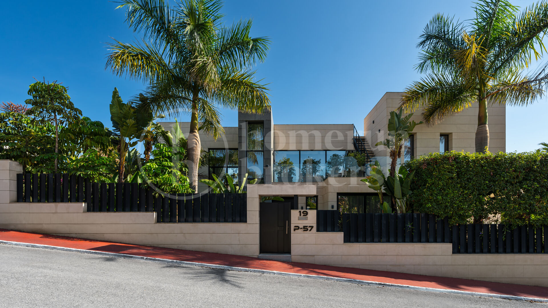 Villa Paris – Luxury Six-Bedroom Villa for Sale with Private 12-Car Garage