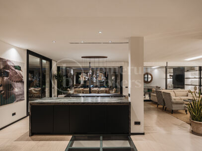 Villa Paris – Luxury Six-Bedroom Villa for Sale with Private 12-Car Garage