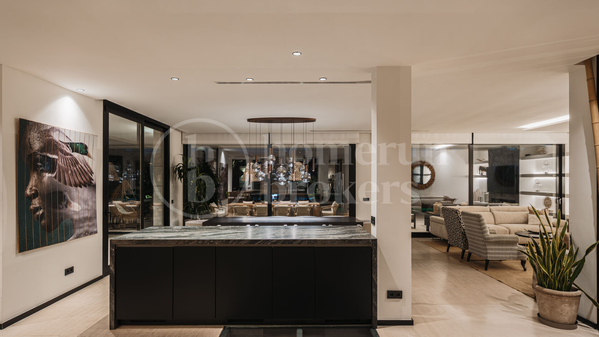 Villa Paris – Luxury Six-Bedroom Villa for Sale with Private 12-Car Garage