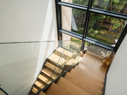 Villa Paris – Luxury Six-Bedroom Villa for Sale with Private 12-Car Garage