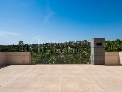 Villa Paris – Luxury Six-Bedroom Villa for Sale with Private 12-Car Garage