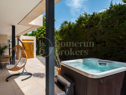 Villa Paris – Luxury Six-Bedroom Villa for Sale with Private 12-Car Garage