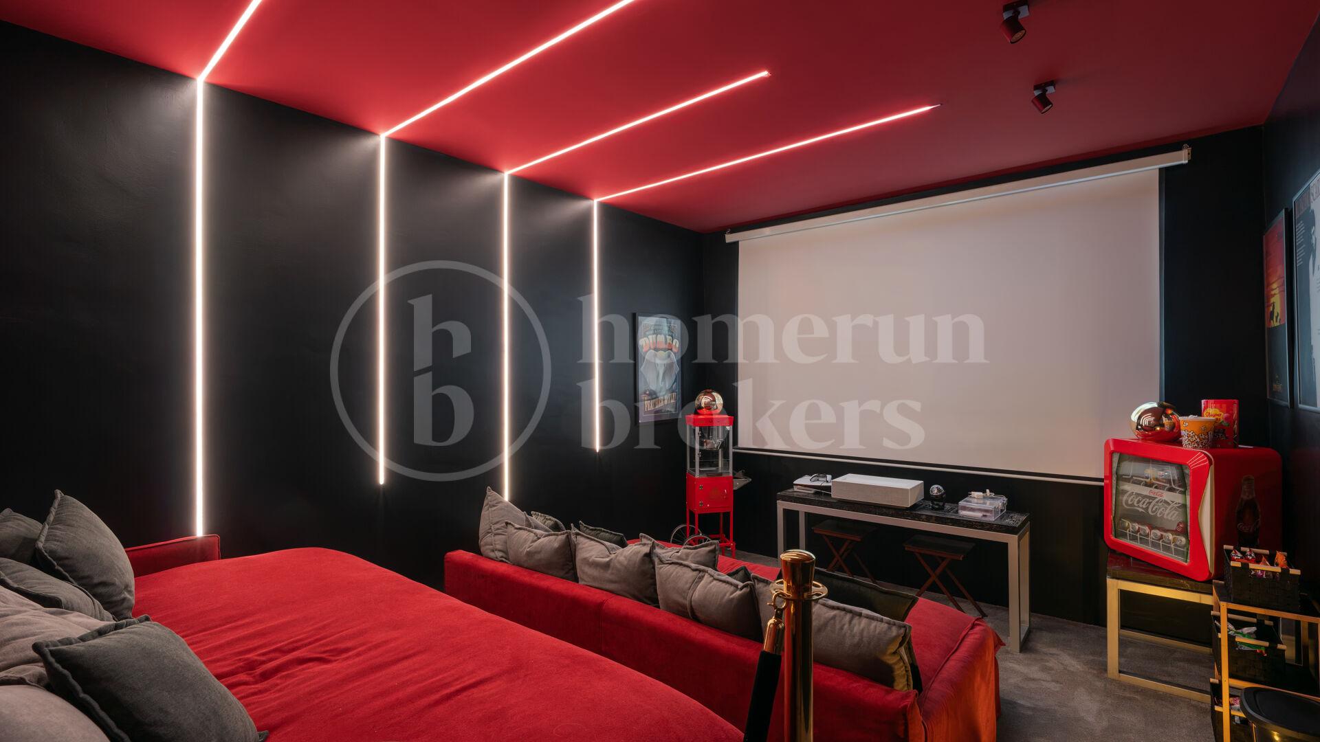 Villa Paris – Luxury Six-Bedroom Villa for Sale with Private 12-Car Garage