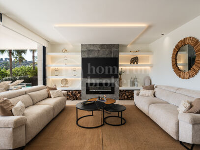 Villa Paris – Luxury Six-Bedroom Villa for Sale with Private 12-Car Garage