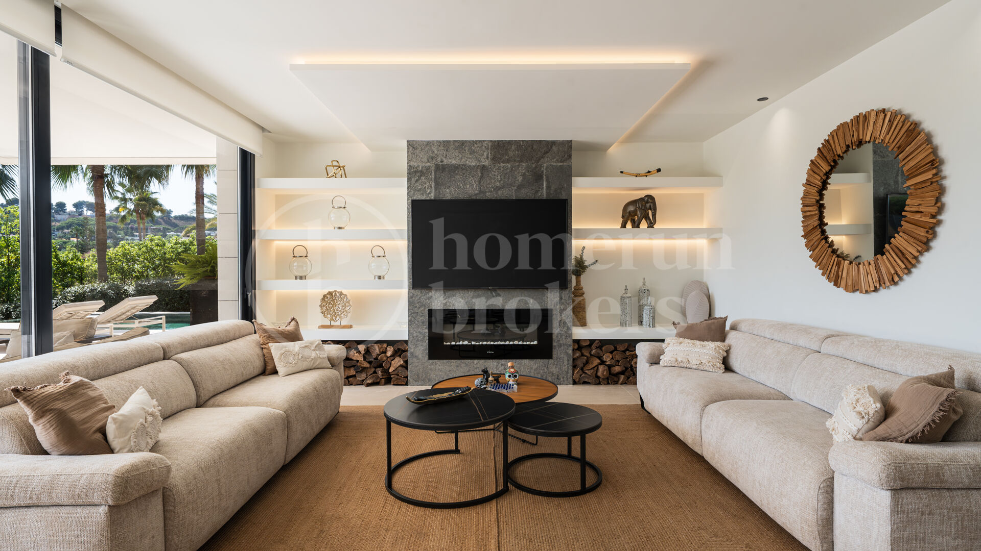 Villa Paris – Luxury Six-Bedroom Villa for Sale with Private 12-Car Garage