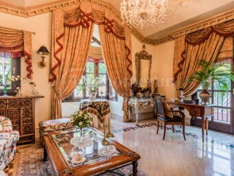 Villa Medusa – A Grand Classical Estate with Unrivaled Views in Sierra Blanca