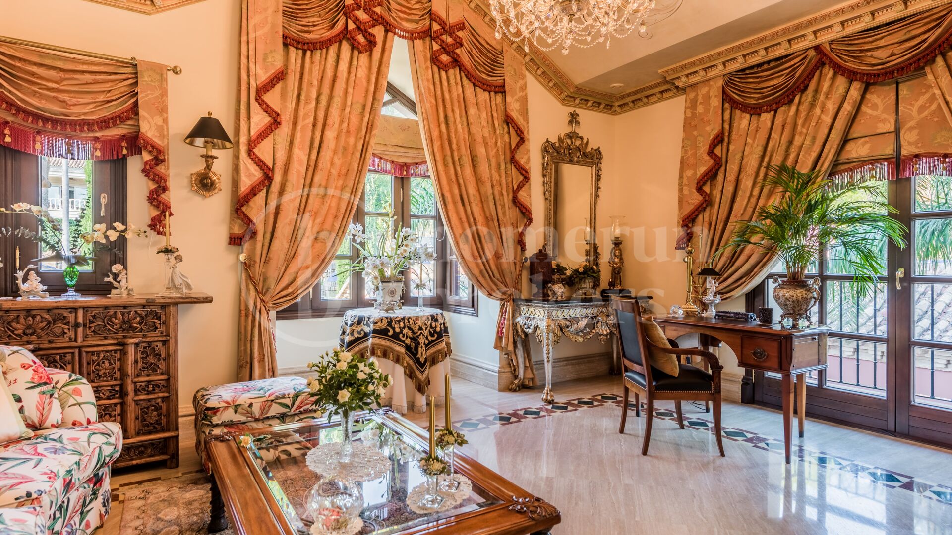 Villa Medusa – A Grand Classical Estate with Unrivaled Views in Sierra Blanca