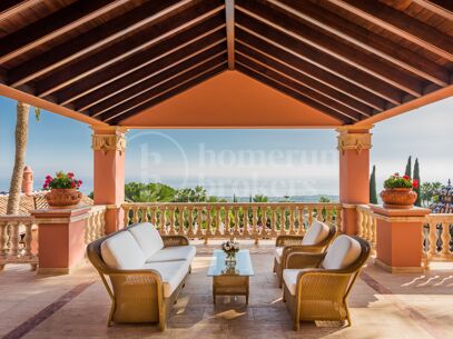 Villa Medusa – A Grand Classical Estate with Unrivaled Views in Sierra Blanca