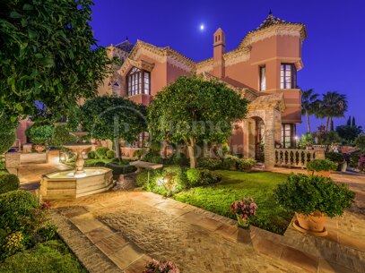 Villa Medusa – A Grand Classical Estate with Unrivaled Views in Sierra Blanca