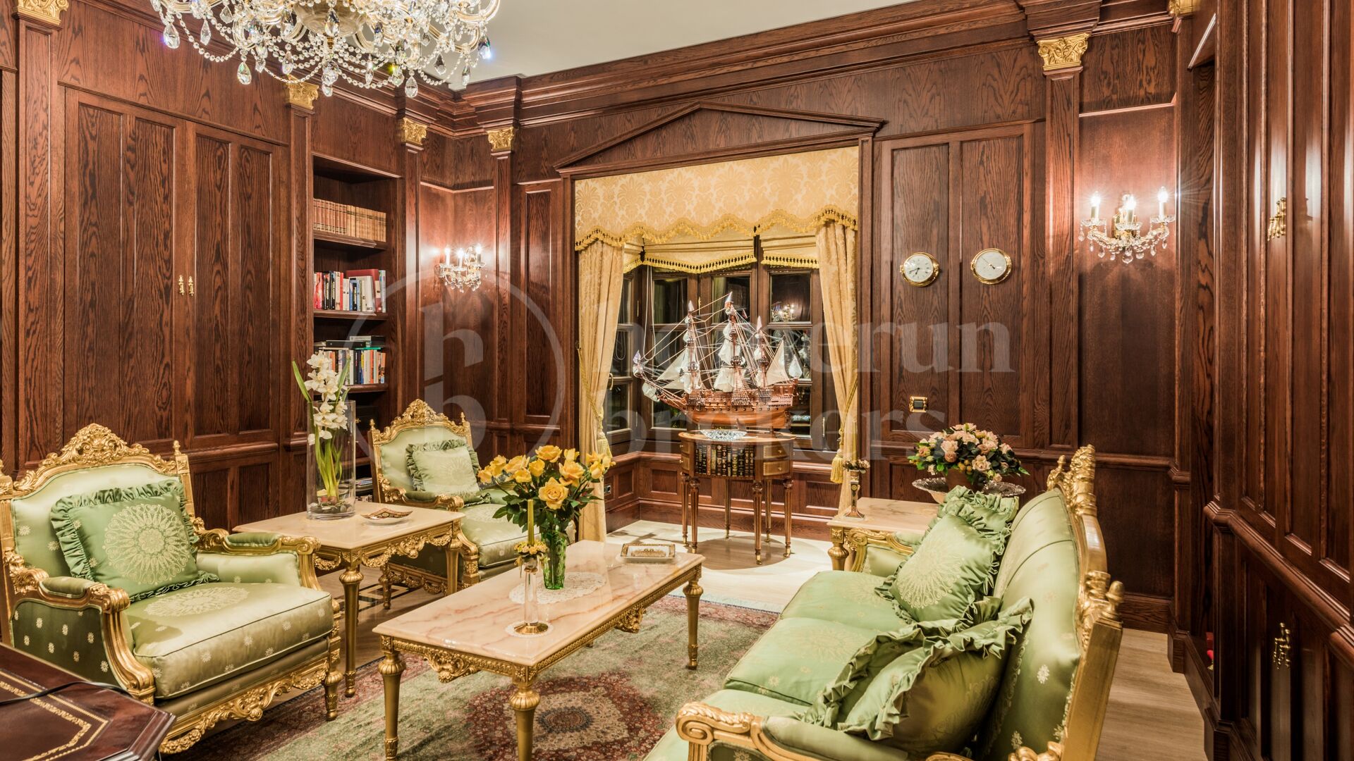 Villa Medusa – A Grand Classical Estate with Unrivaled Views in Sierra Blanca
