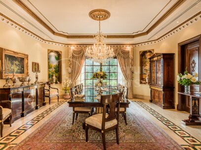 Villa Medusa – A Grand Classical Estate with Unrivaled Views in Sierra Blanca